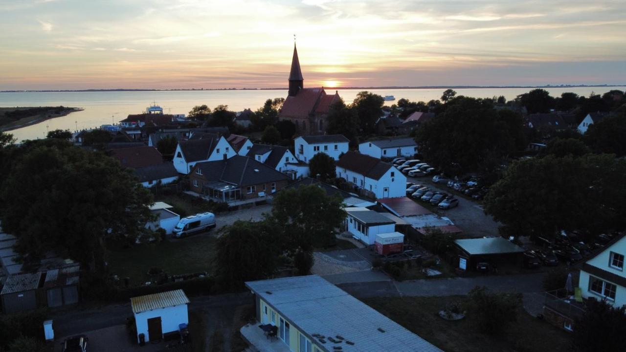Ruegenferienhaus - Schaprode Hafen ภายนอก รูปภาพ