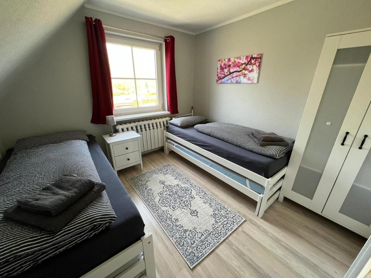 Ruegenferienhaus - Schaprode Hafen ภายนอก รูปภาพ