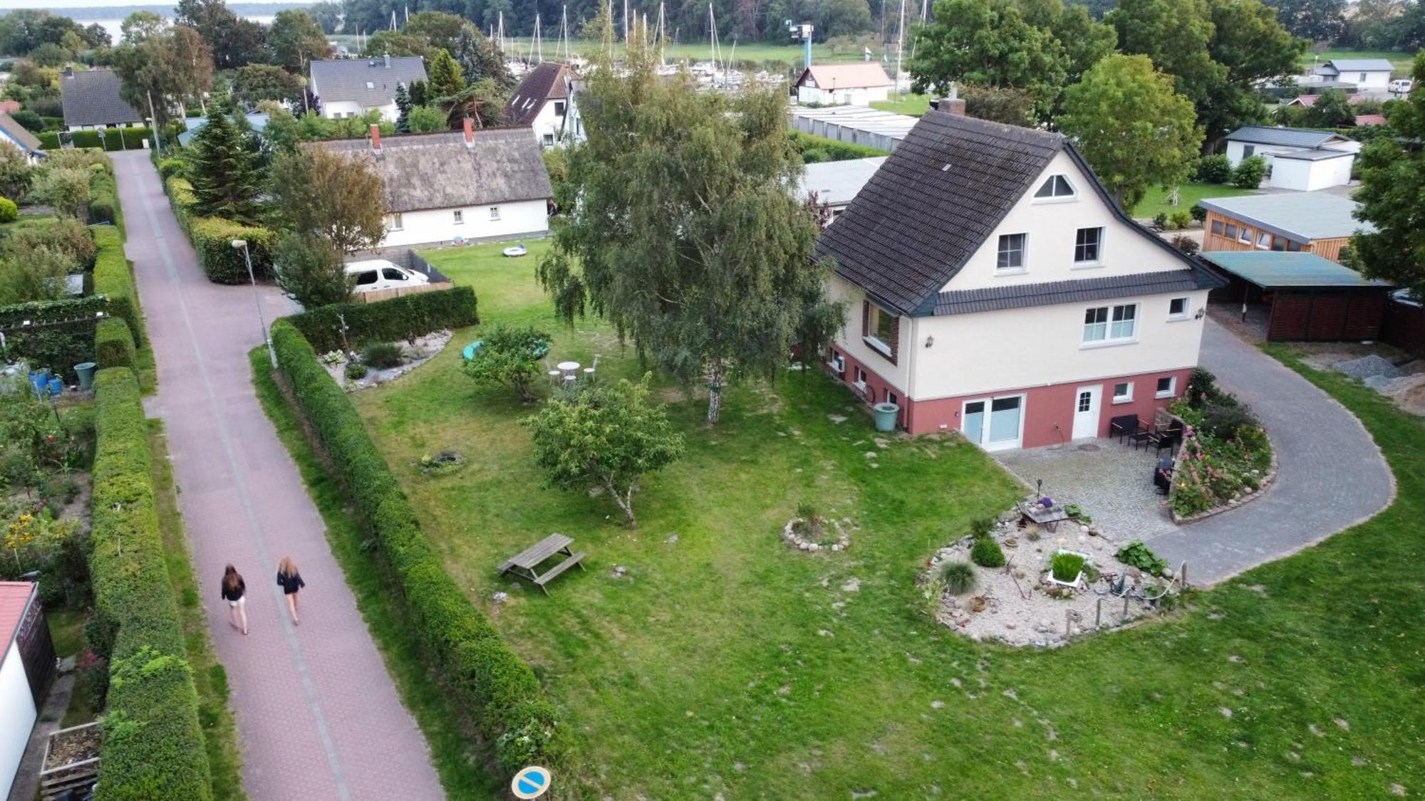 Ruegenferienhaus - Schaprode Hafen ภายนอก รูปภาพ